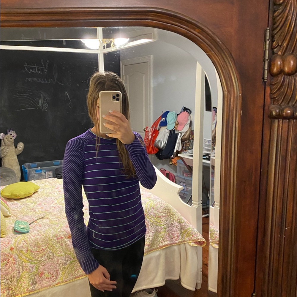 Reebok long sleeve (perfect condition!!)